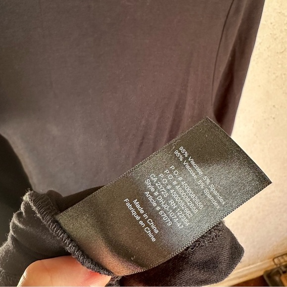 Aritzia Babaton Adam long sleeve twist front top - Picture 5 of 6